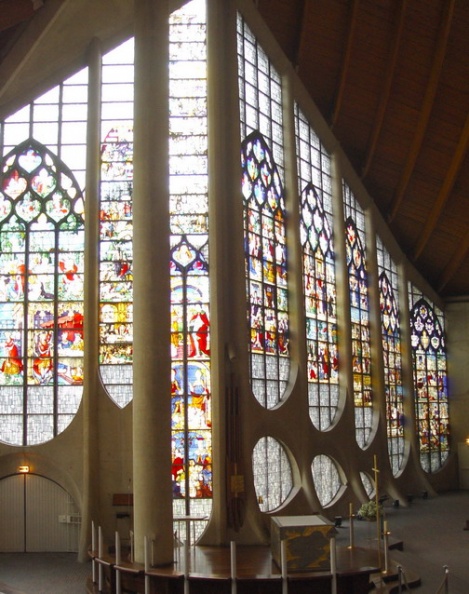 Interno chiesa Sainte Jeanne d'Arc