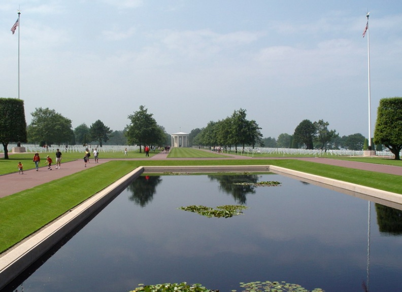 Bacino d'acqua di fronte al memoriale